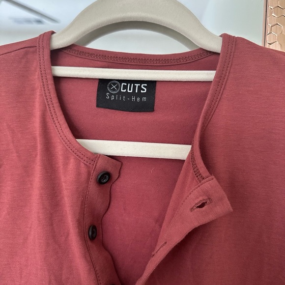 Cuts Mens Split Hem Henley - Picture 2 of 6